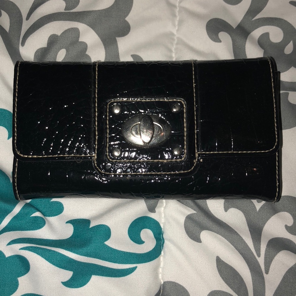 Black Wallet.